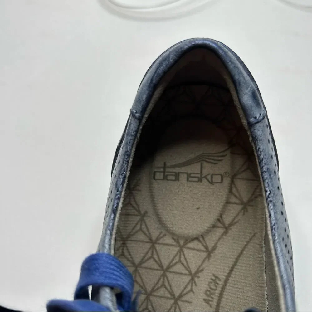 Dansko Blue leather Low-Top Sneakers shoes 38 Perforated Design